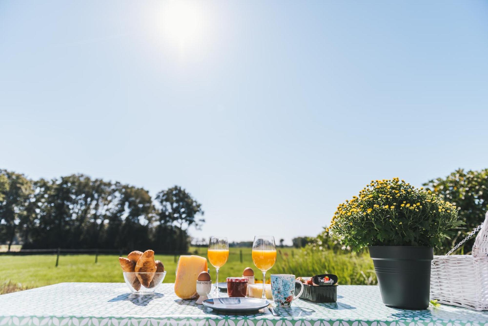 Bed & Breakfast De Lindevallei 올데버쿱 외부 사진